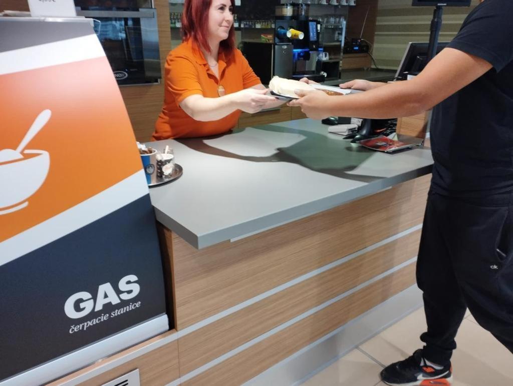 Gas Truck Centrum Holíč Exteriör bild